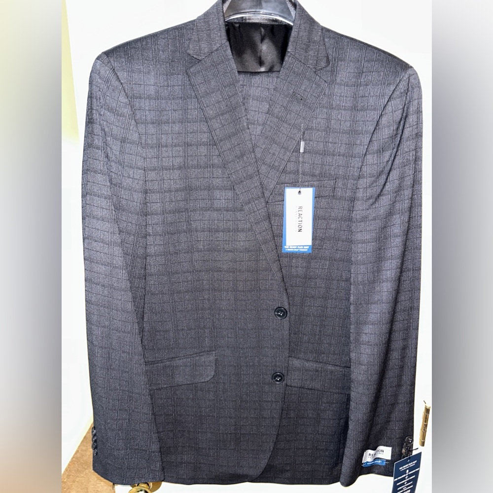NWT Men's 40R Charcoal Plaid Kenneth Cole 2 Piece Suit